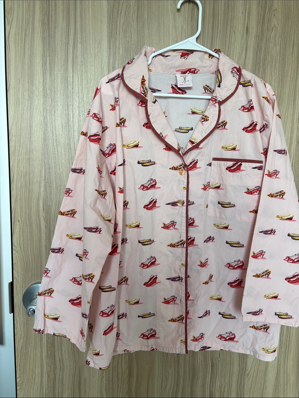 Pink Shoe-Print Long Sleeve Pajama Top - Munky Munky. Size XL - Picture 4 of 4